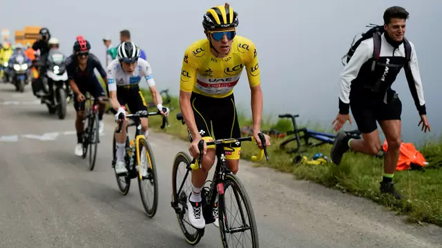 What is it like to cycle in the Tour de France?